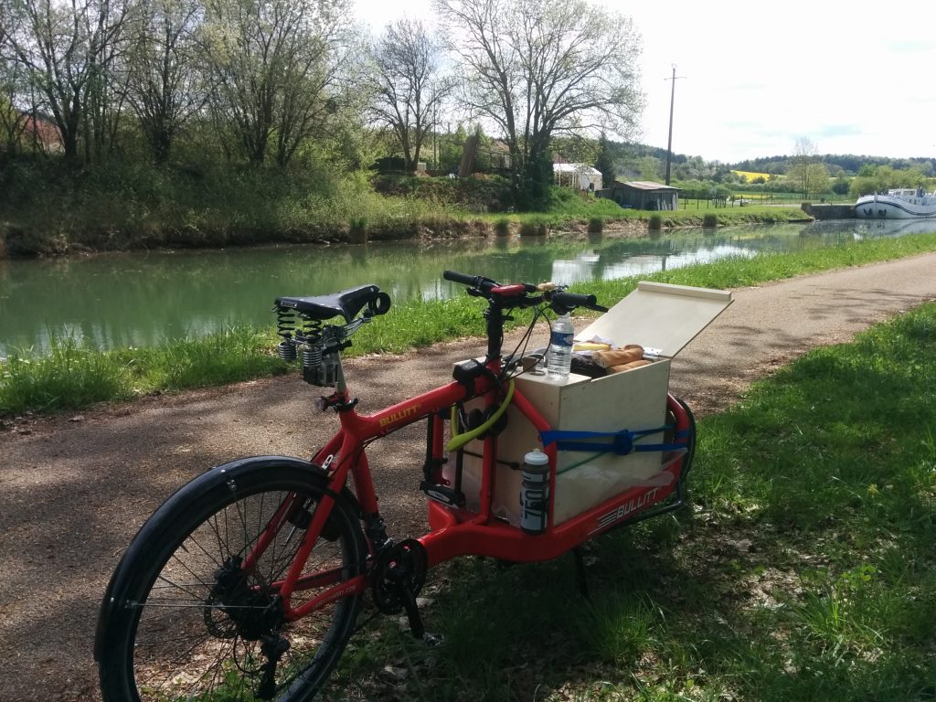Arrêt sur le canal de Bourgogne